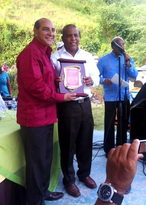 Señor Ramón García recibe reconocimiento en inauguración del segundo festival nacional del cacao